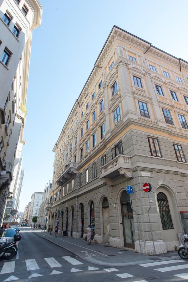 Dada Aparthotel Триест Екстериор снимка